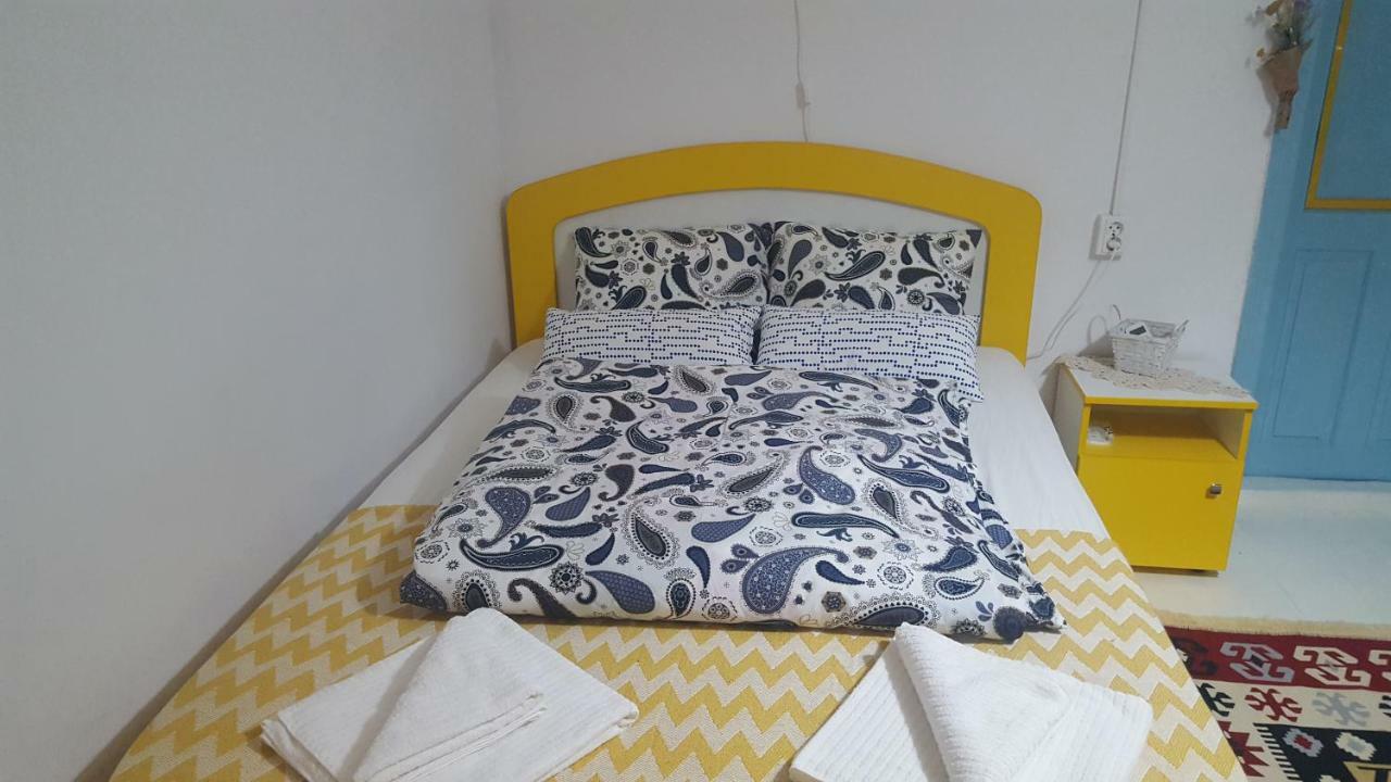 הוילה יורילובקה Casa Bunicilor Granny'S House מראה חיצוני תמונה